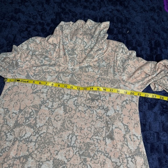 Ruby Rd women's tunic top in gray and pink. Size Medium - Picture 7 of 8